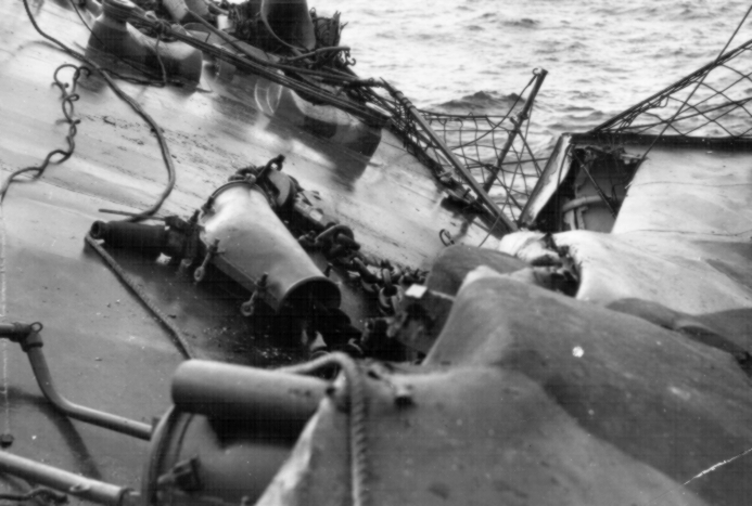 Aircraft carrier  Cowpens  collision.<br>Bent bow; 18OCT1943.